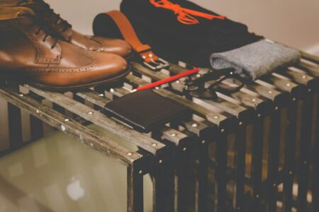 Les chaussures tendances : styles incontournables pour hommes et femmes